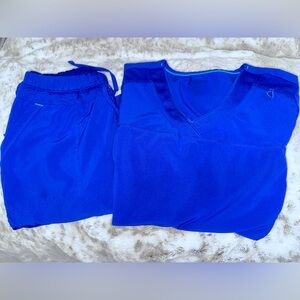 SCRUBSTAR scrub set in electric blue